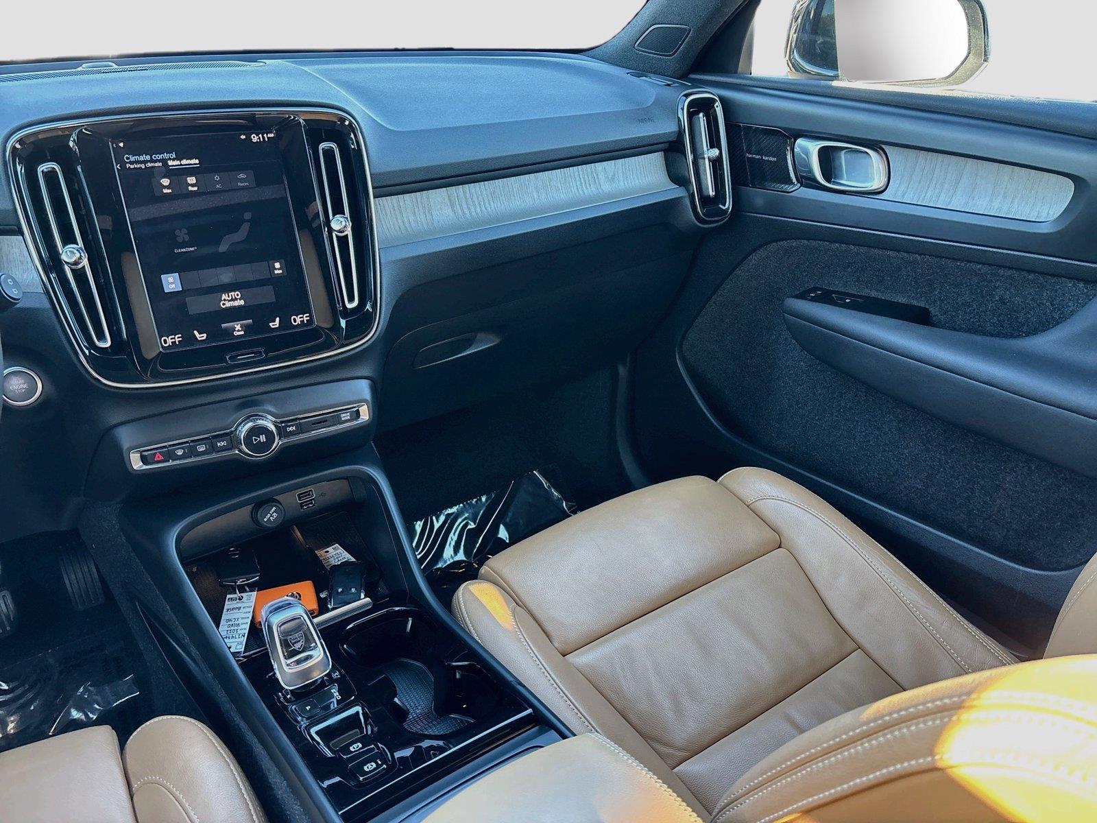 2022 Volvo XC40 Inscription