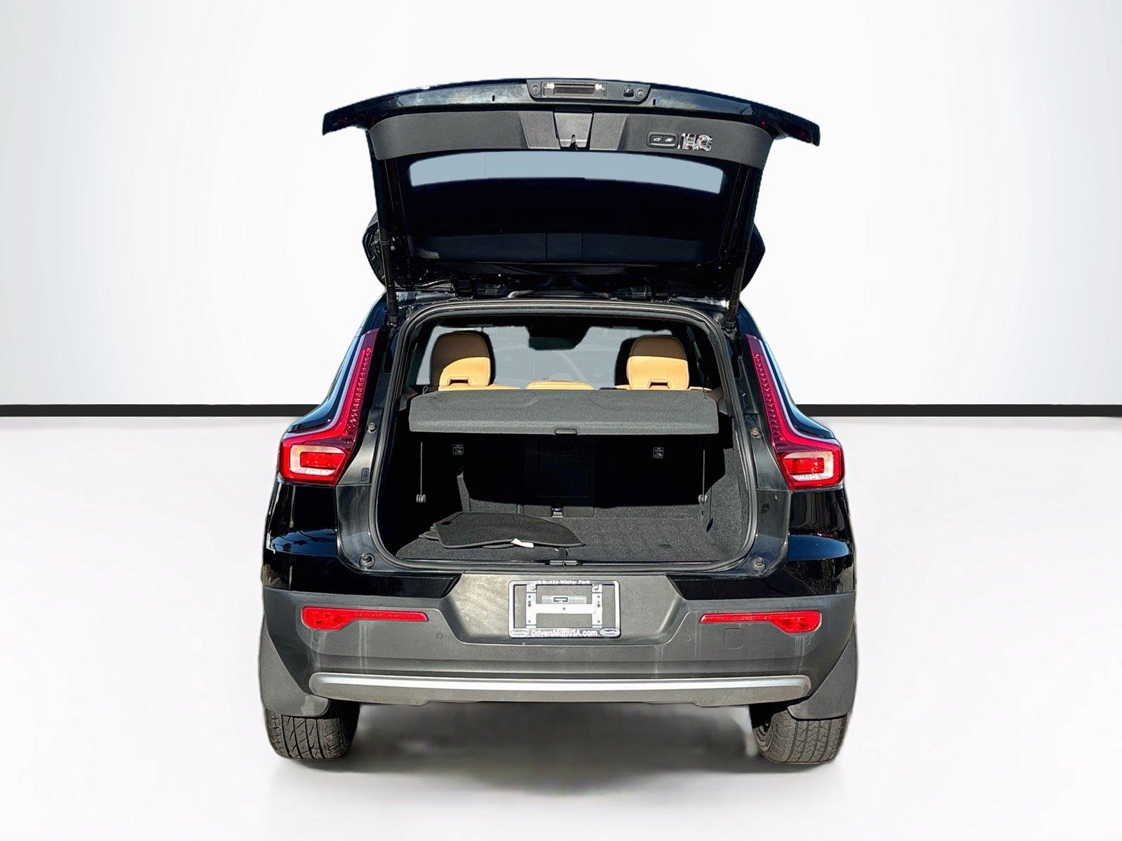 2022 Volvo XC40 Inscription