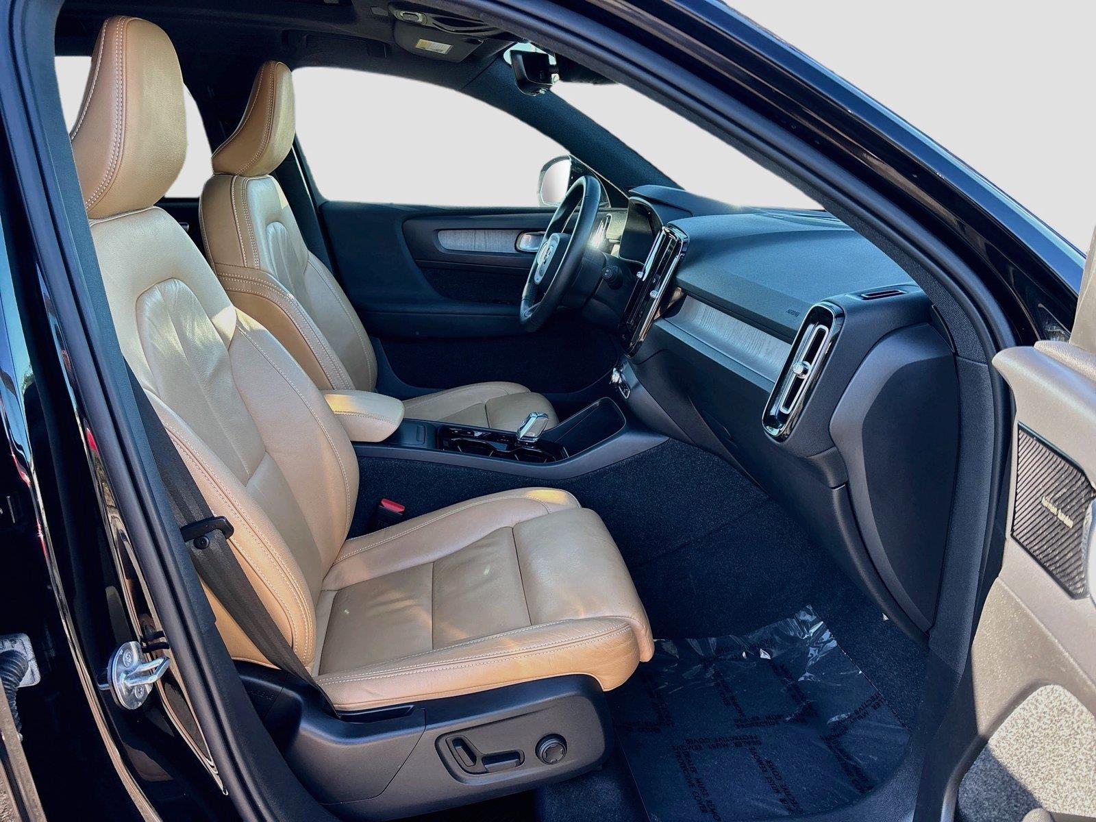 2022 Volvo XC40 Inscription
