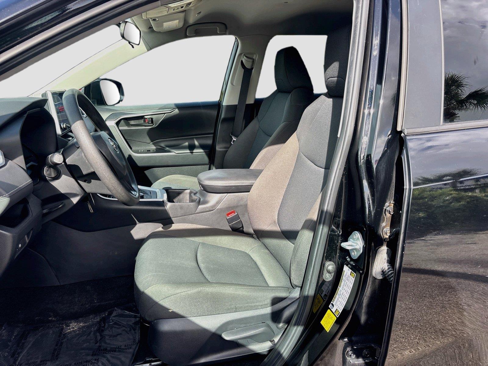 2023 Toyota RAV4 Hybrid LE