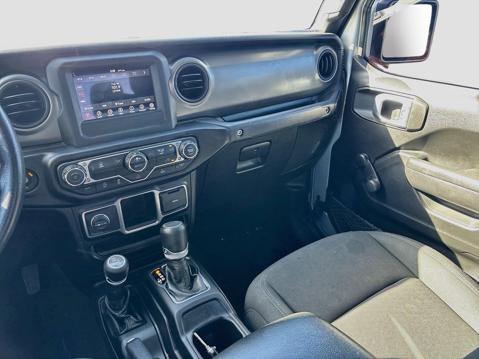 2022 Jeep Gladiator Willys Sport