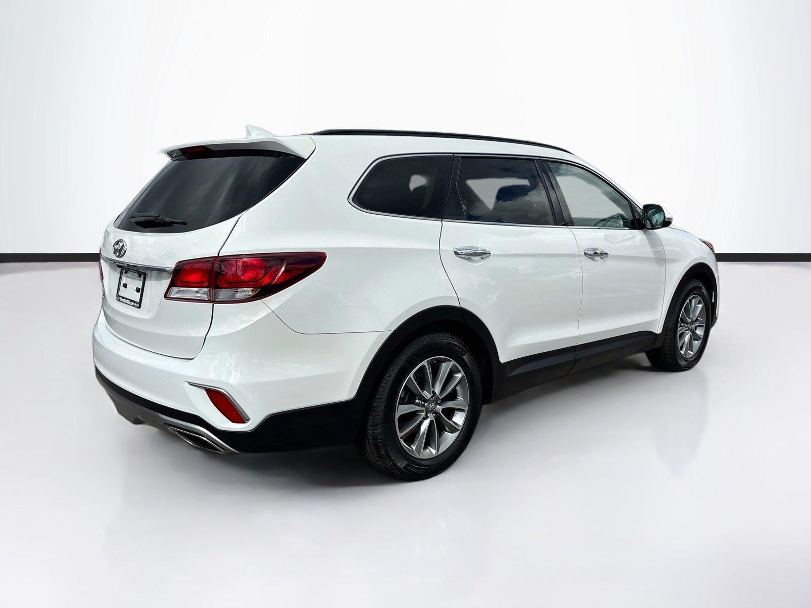 2018 Hyundai Santa Fe SE