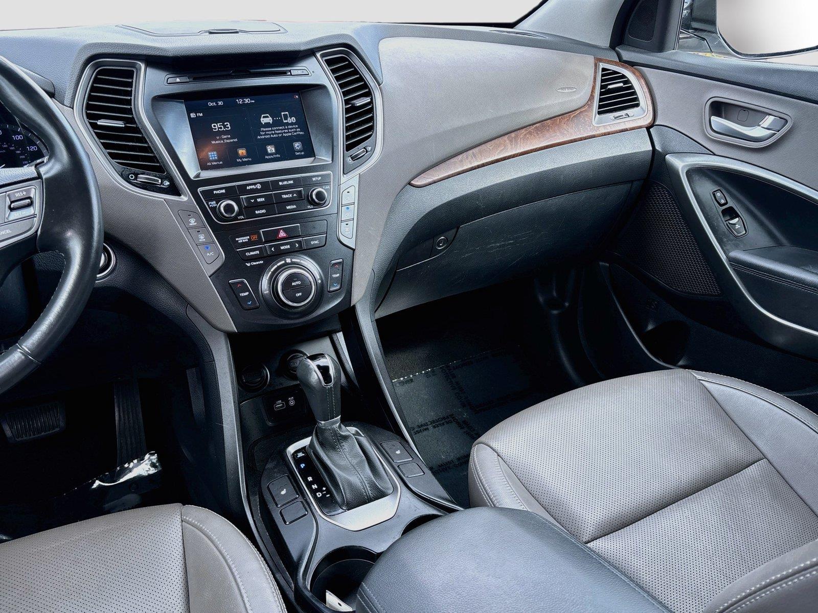 2018 Hyundai Santa Fe SE