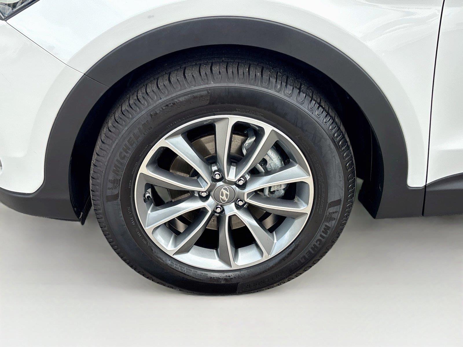 2018 Hyundai Santa Fe SE