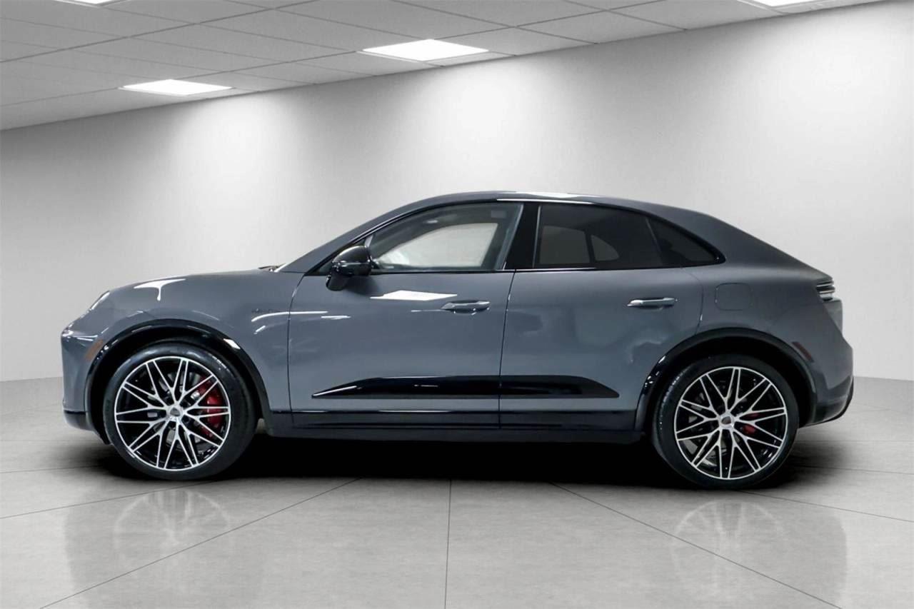 2025 Porsche Macan Turbo Electric photo 2