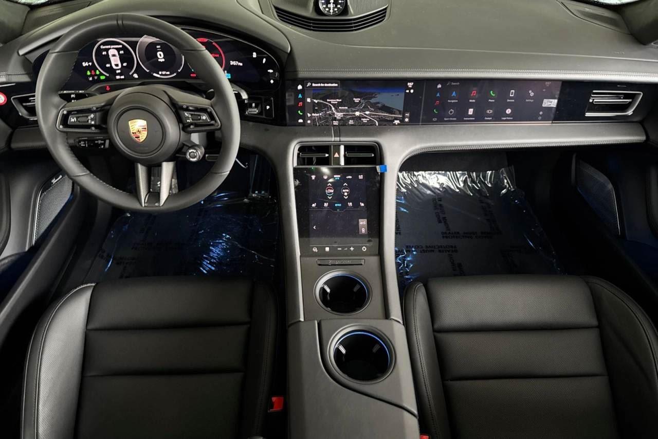 2025 Porsche Taycan GTS photo 3