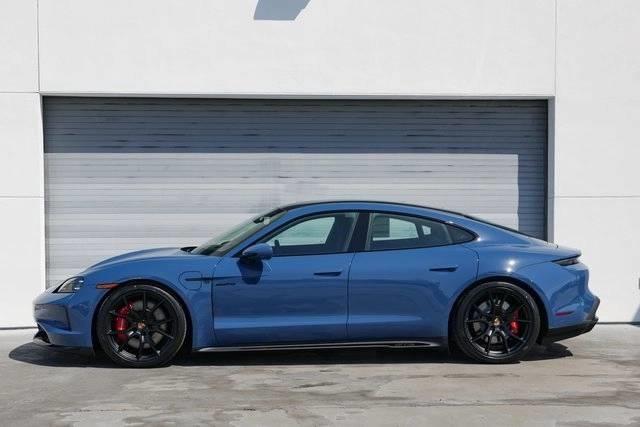 2025 Porsche Taycan GTS photo 2