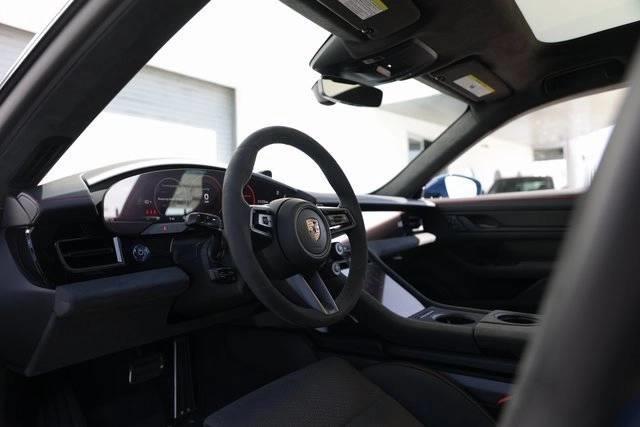 2025 Porsche Taycan GTS photo 4