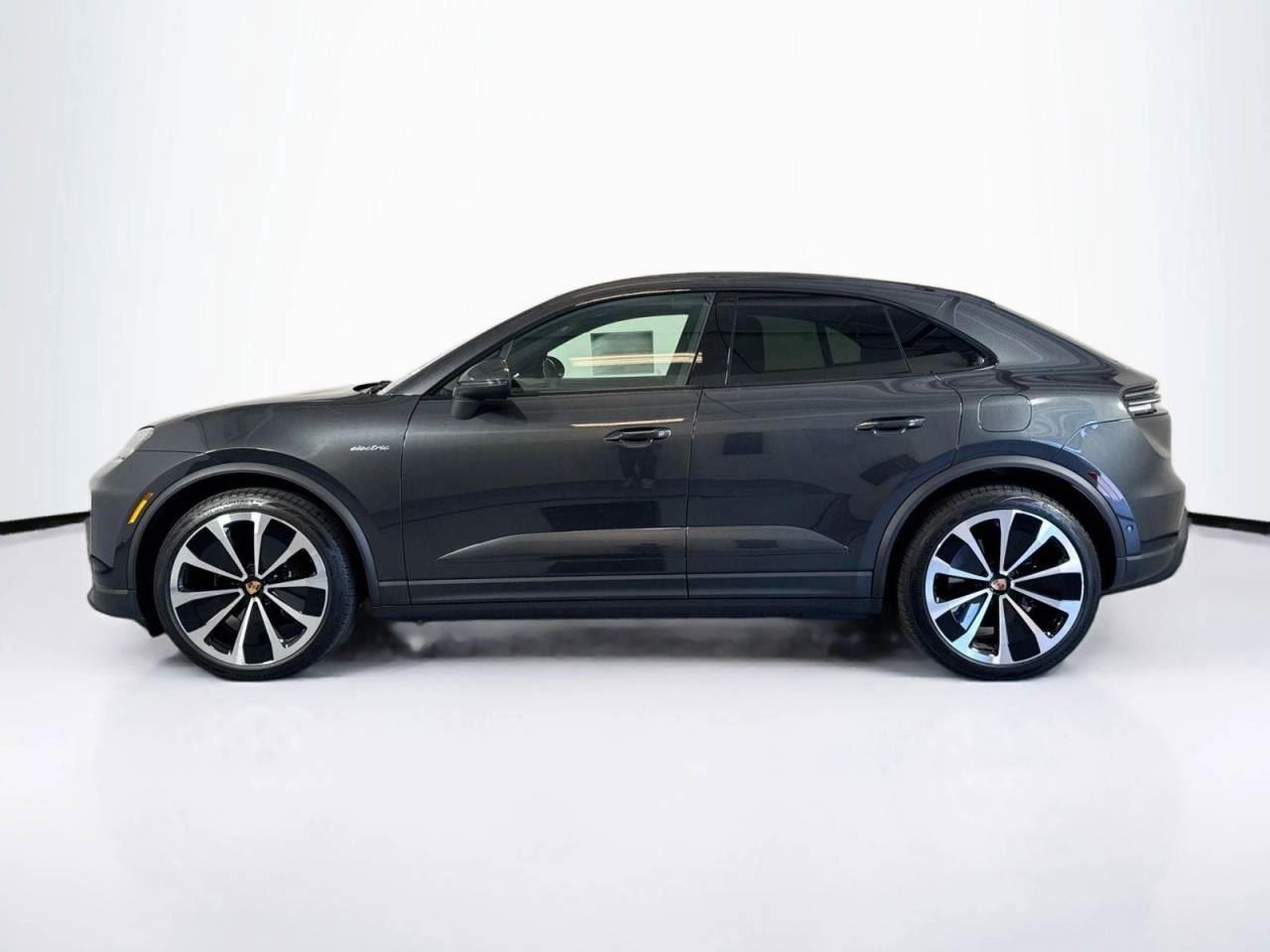 2025 Porsche Macan Electric photo 2