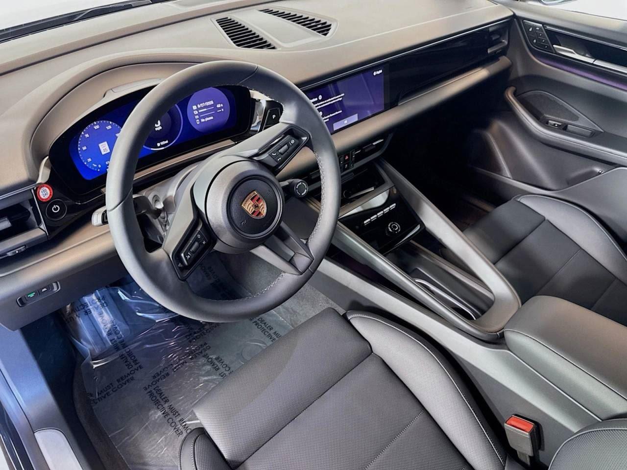 2025 Porsche Macan Electric photo 4