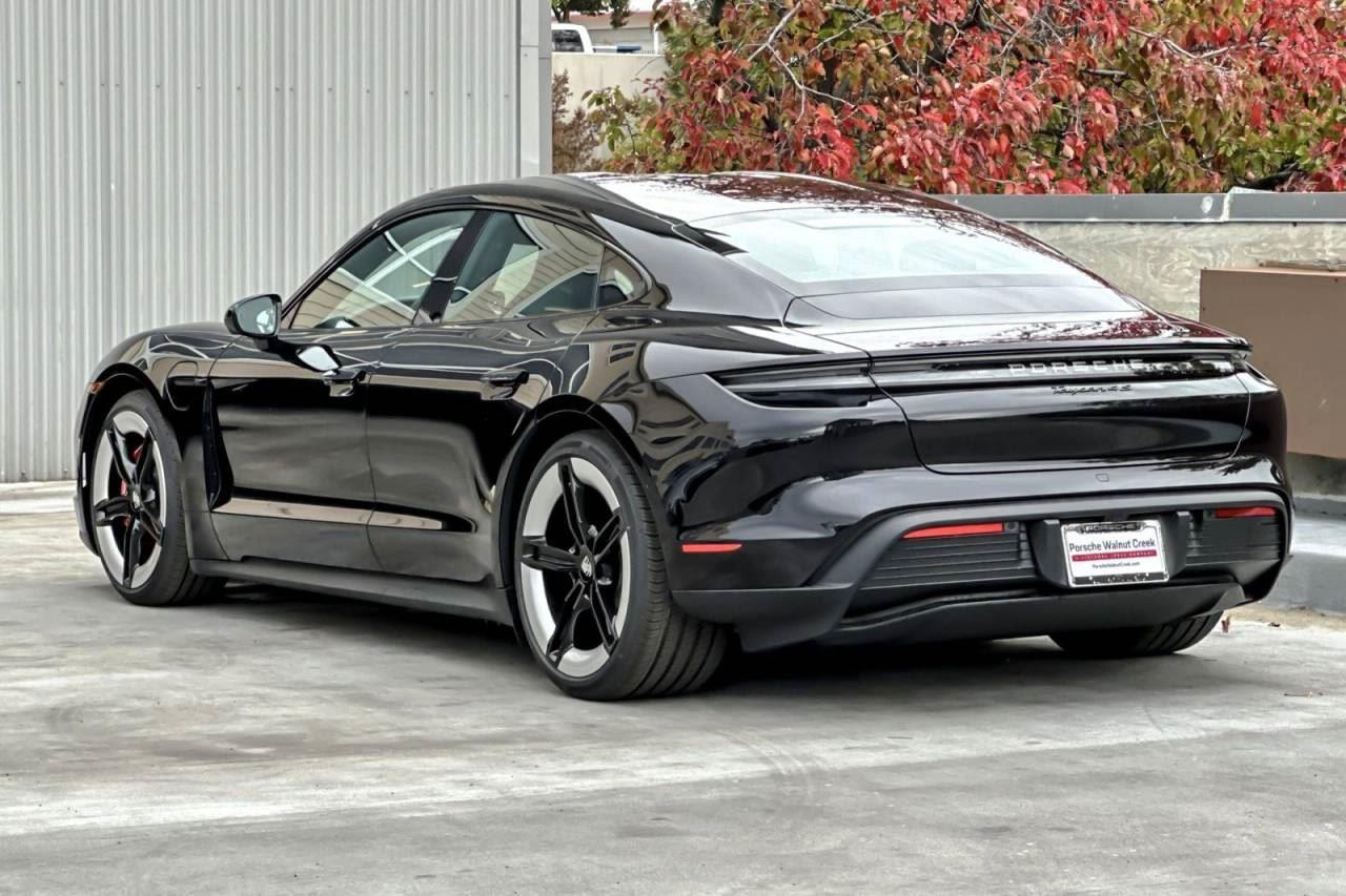 2025 Porsche Taycan 4S photo 3