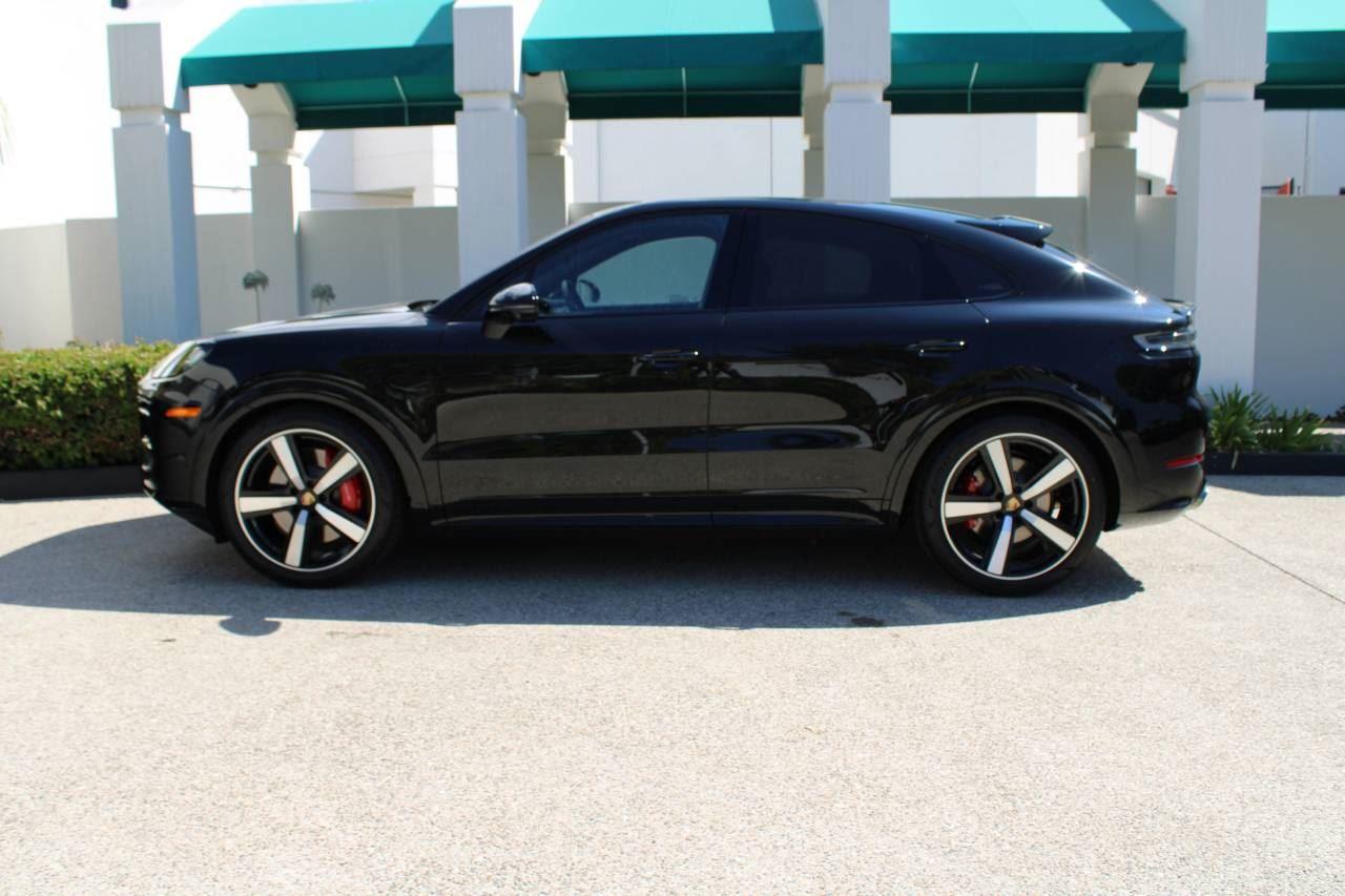 2025 Porsche Cayenne GTS Coupe photo 2