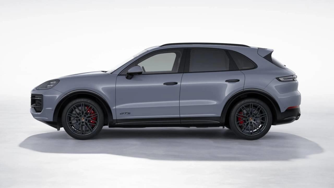 2026 Porsche Cayenne GTS photo 2