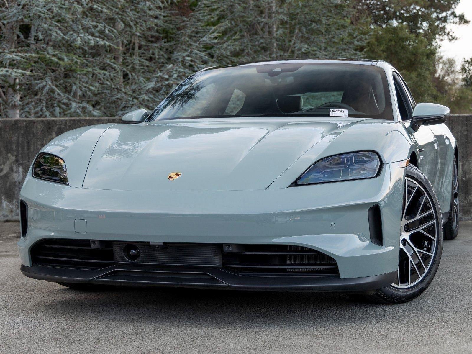 2025 Porsche Taycan photo 2