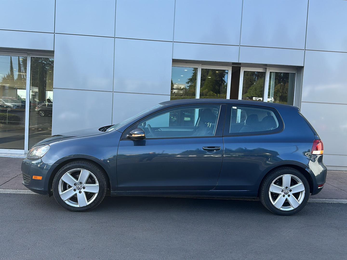 2012 Volkswagen Golf 2-door w/Convenience PZEV's photo