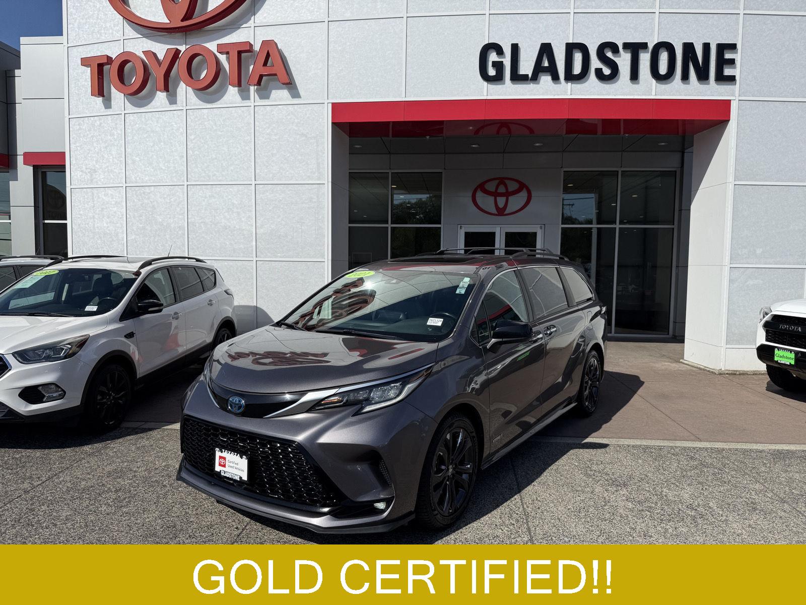2021 Toyota Sienna XSE 7-Passenger Hybrid FWD's photo