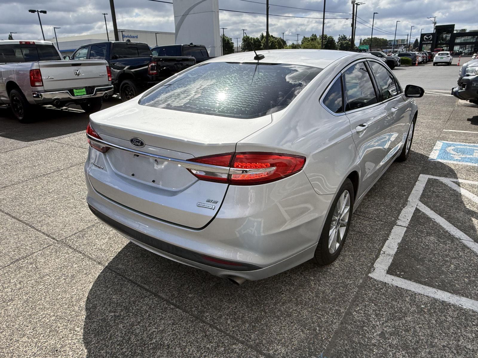 2017 Ford Fusion SE - Photo 6