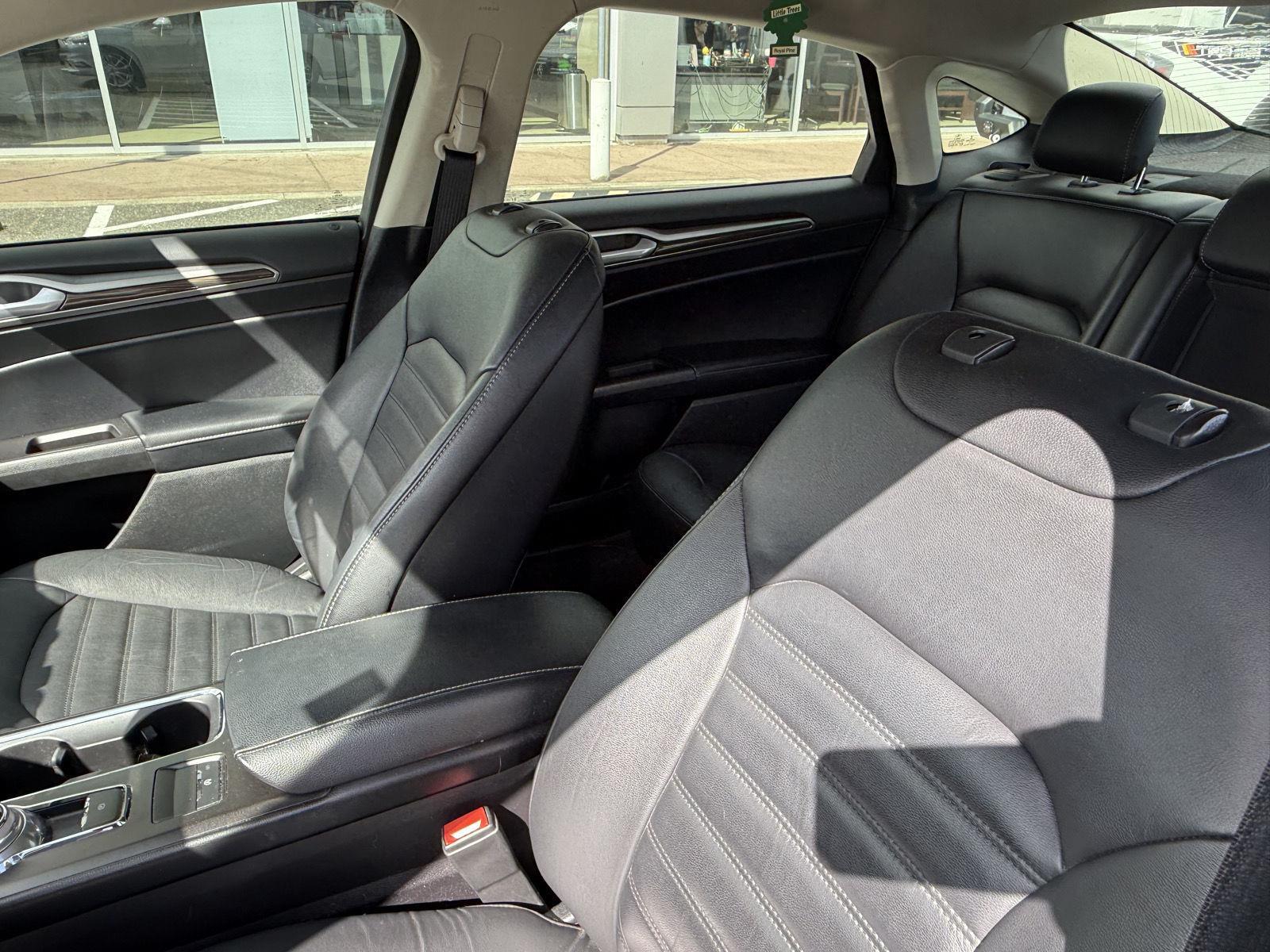 2017 Ford Fusion SE - Photo 11