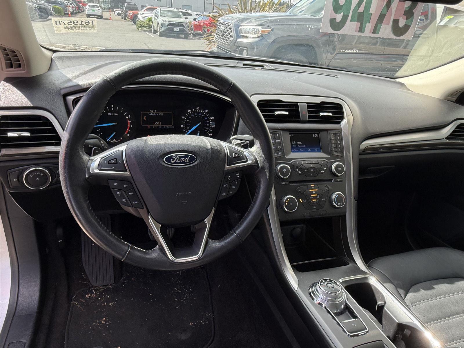 2017 Ford Fusion SE - Photo 15