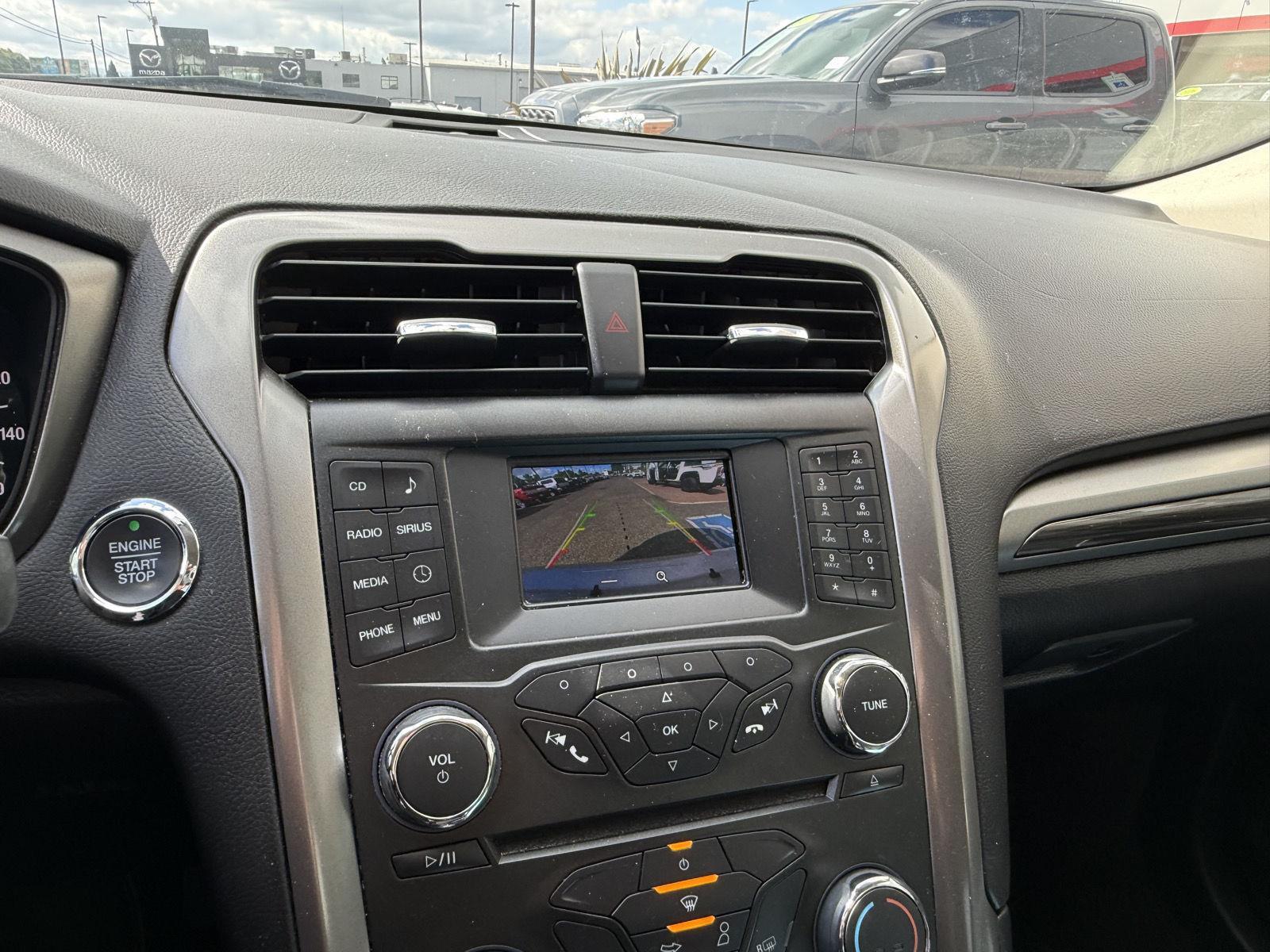 2017 Ford Fusion SE - Photo 16
