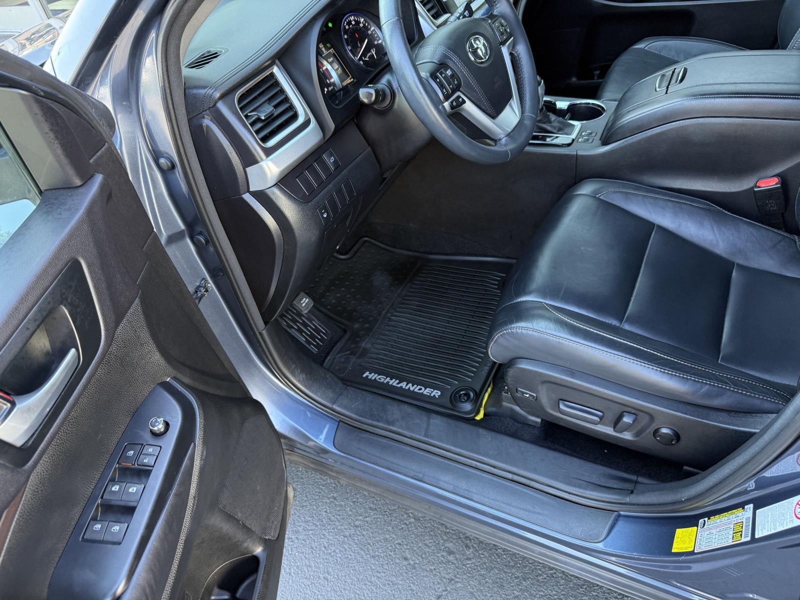 2016 Toyota Highlander XLE - Photo 11