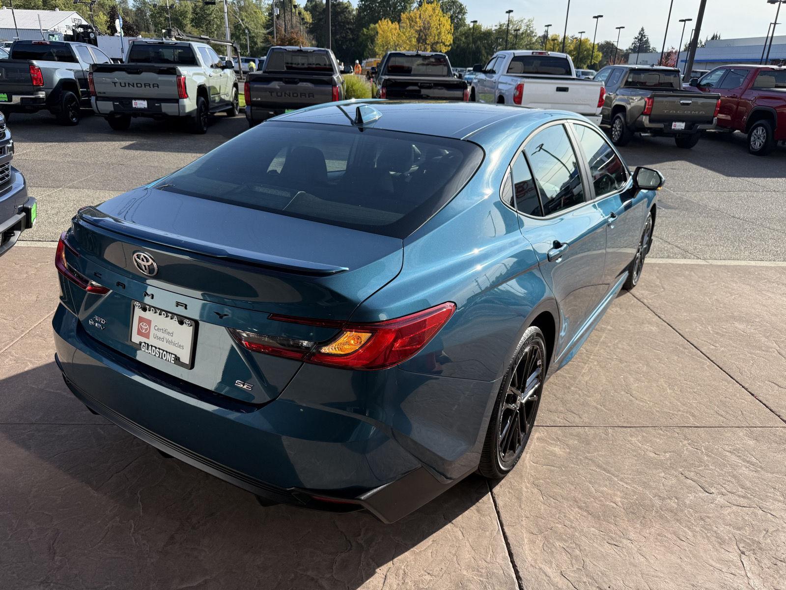 2025 Toyota Camry SE - Photo 8