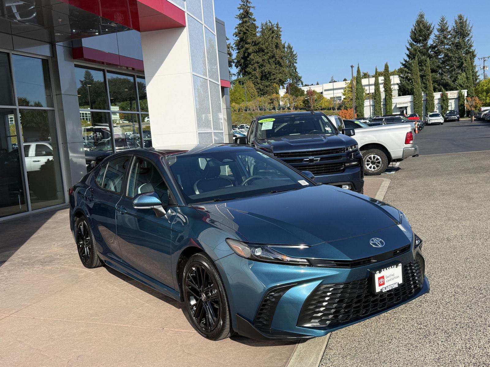 2025 Toyota Camry SE - Photo 10