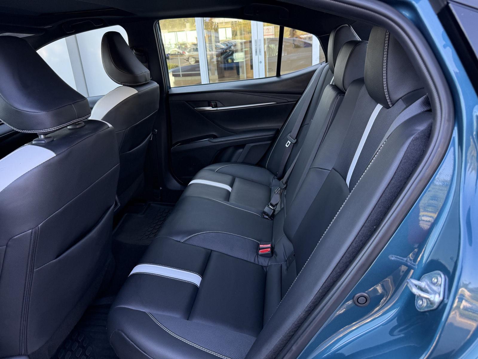 2025 Toyota Camry SE - Photo 17