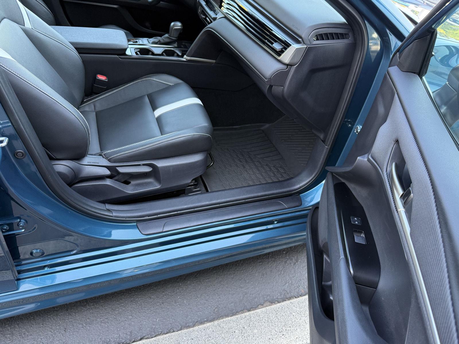 2025 Toyota Camry SE - Photo 21