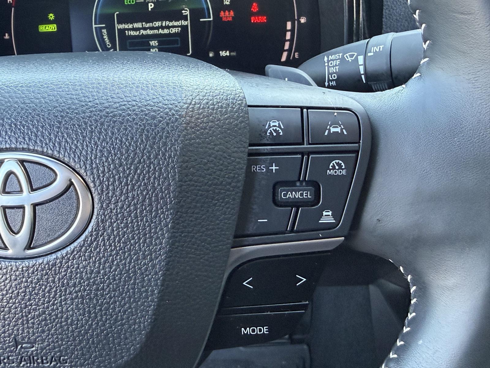 2025 Toyota Camry SE - Photo 26