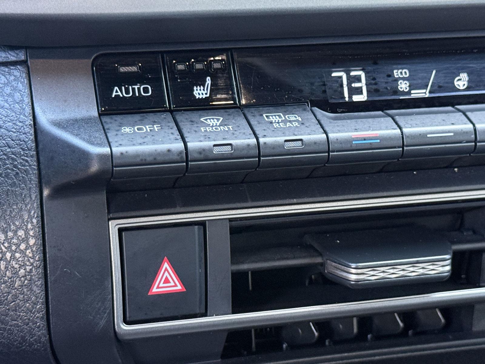 2025 Toyota Camry SE - Photo 33