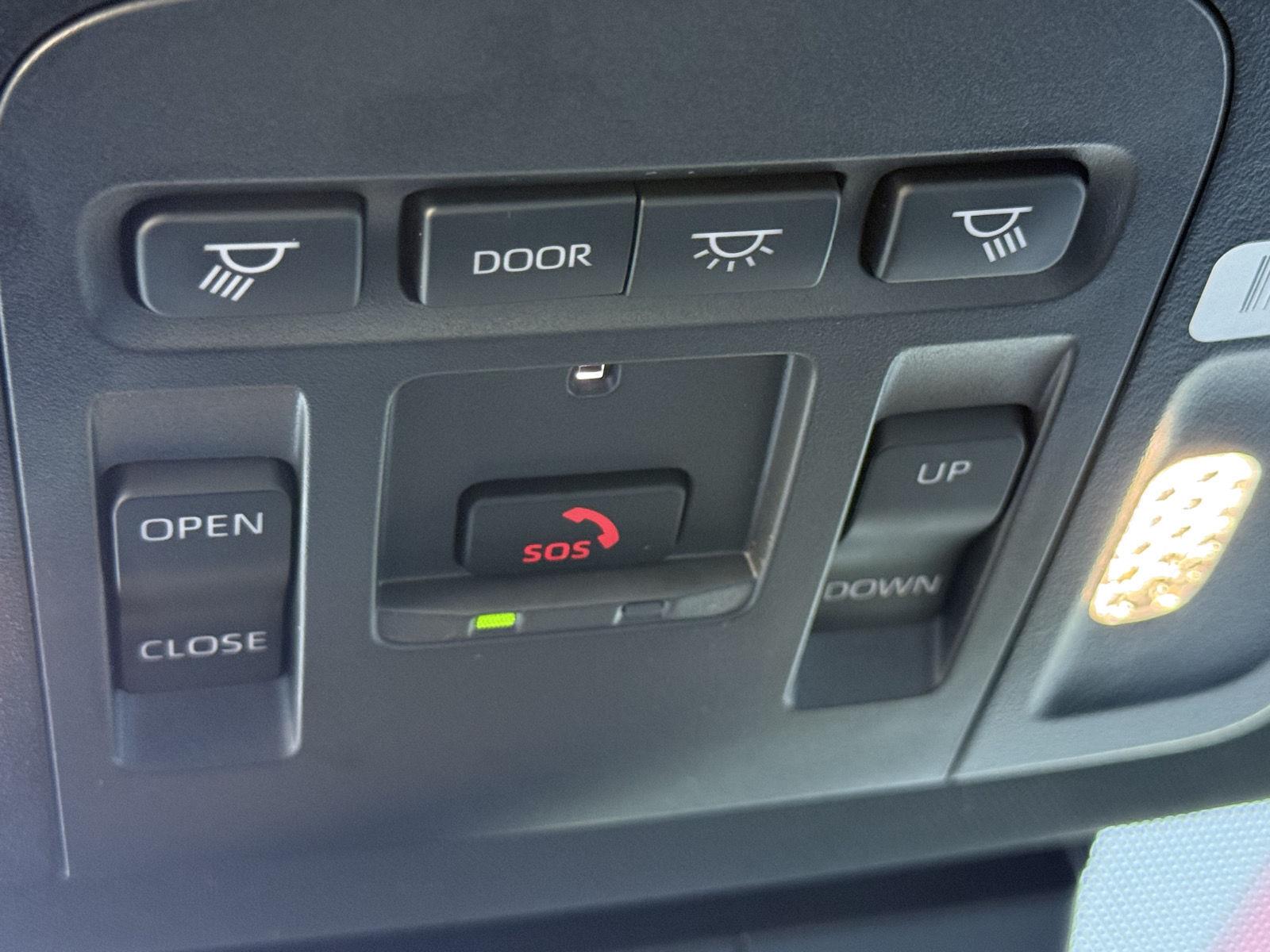 2025 Toyota Camry SE - Photo 34