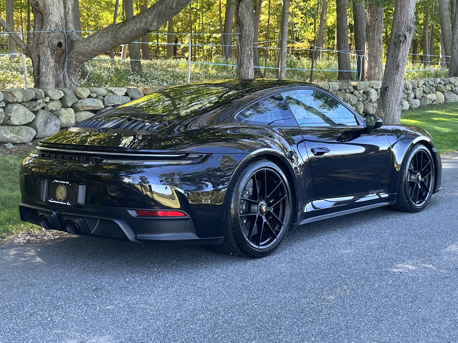 2025 Porsche 911 4 GTS photo 23