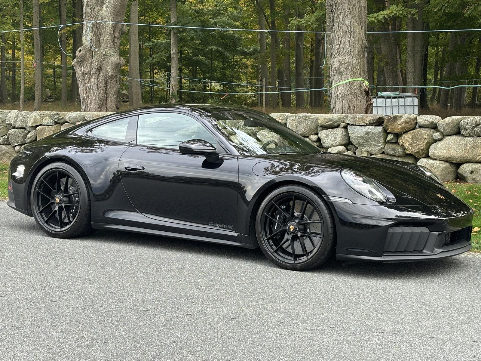 2025 Porsche 911 4 GTS photo 18