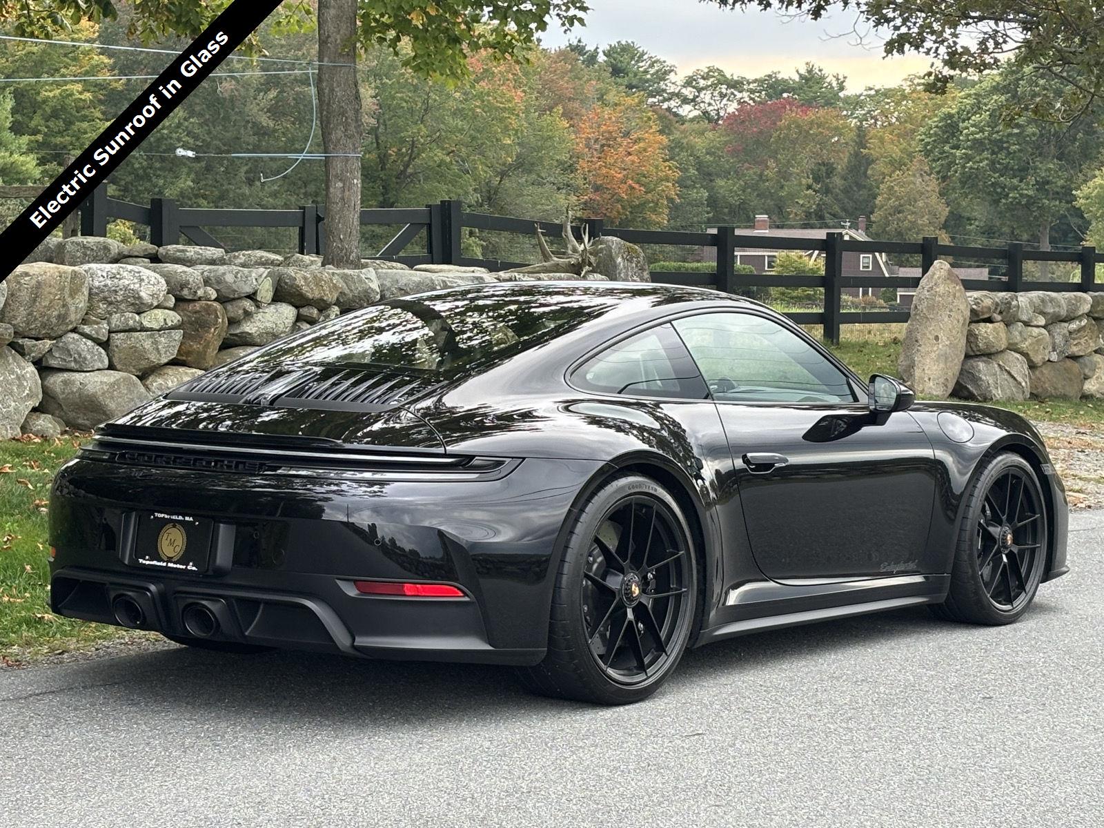 2025 Porsche 911 4 GTS photo 2