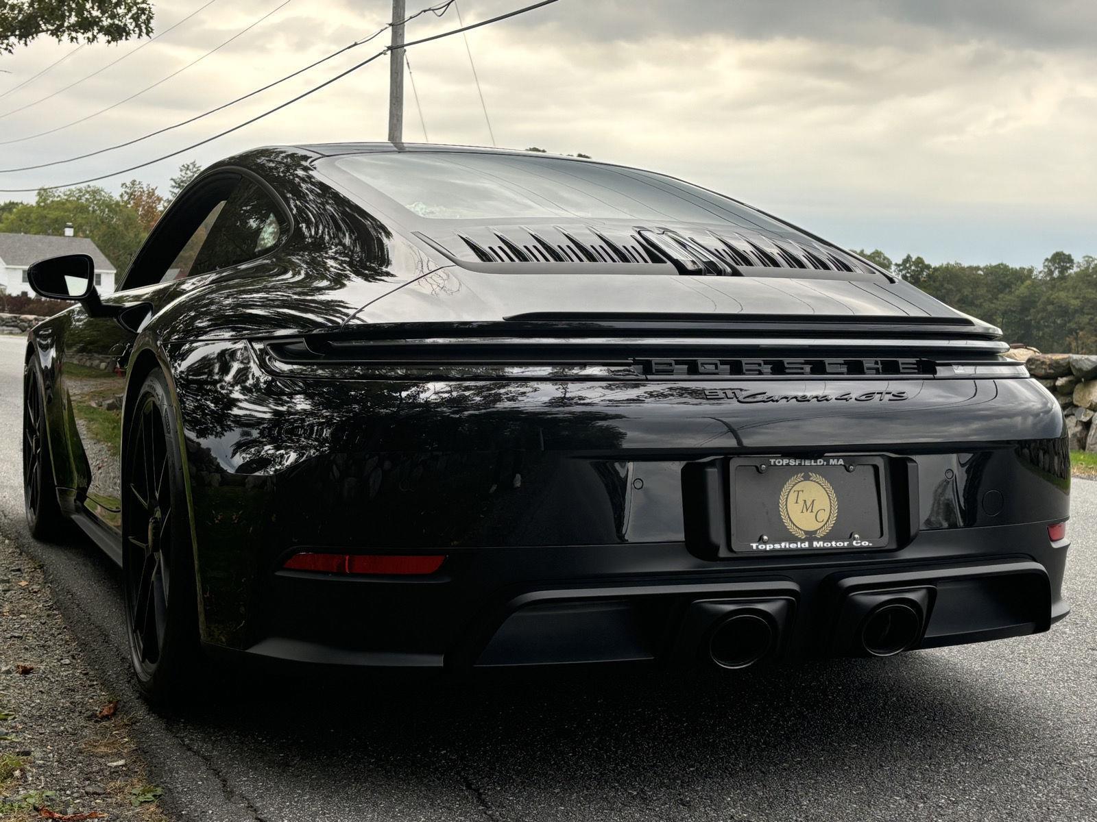 2025 Porsche 911 4 GTS photo 41