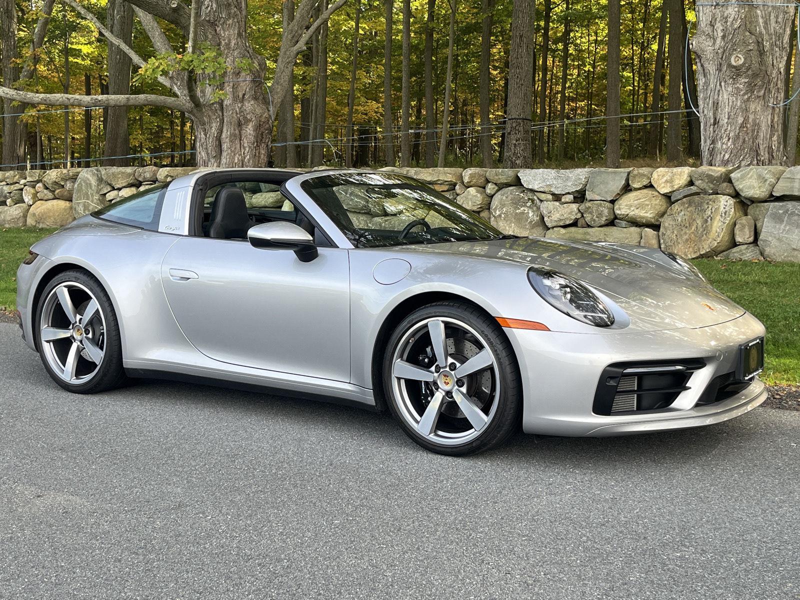 2022 Porsche 911 Targa 4S 4 GTS photo 2