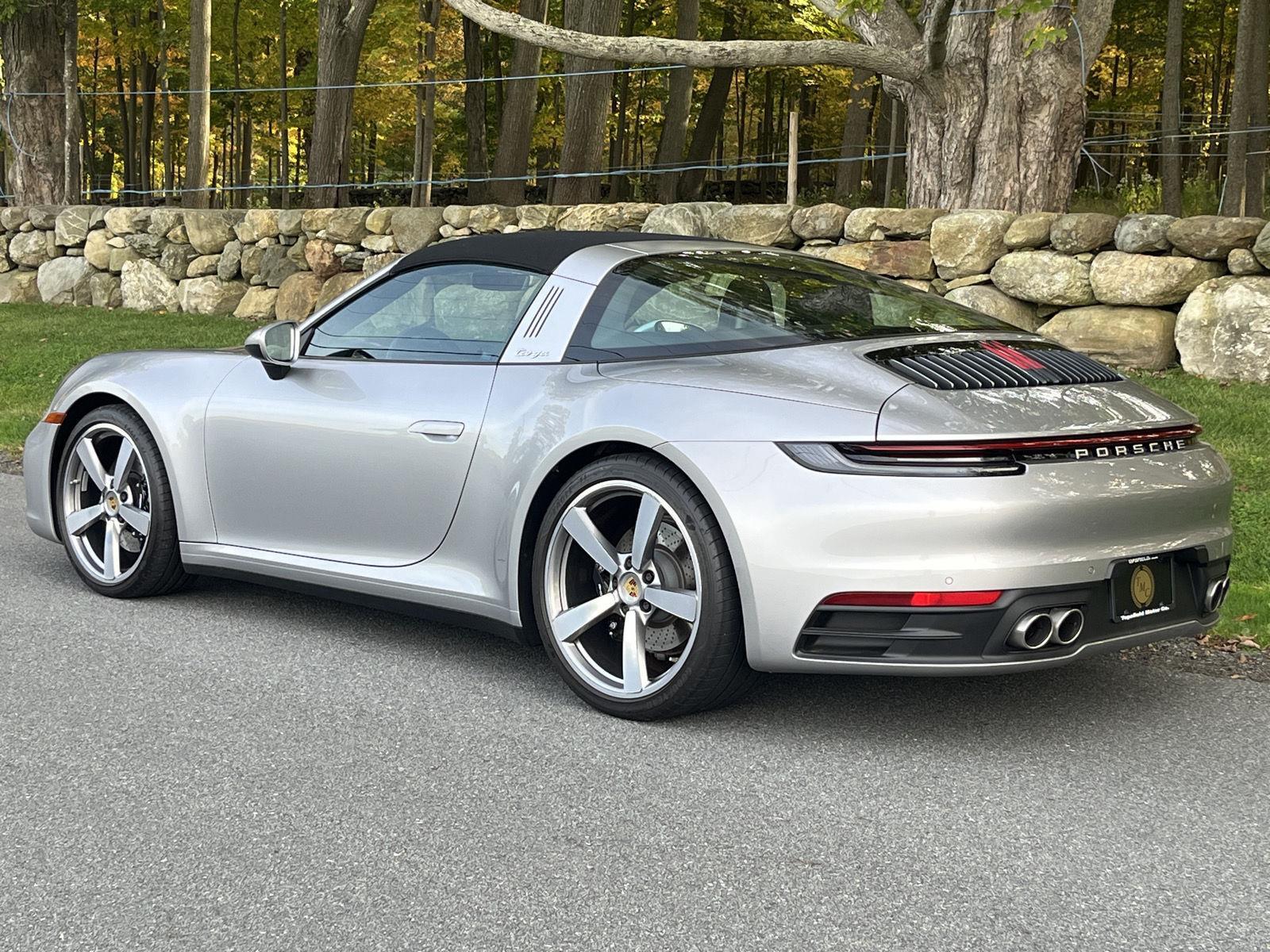2022 Porsche 911 Targa 4S 4 GTS photo 19