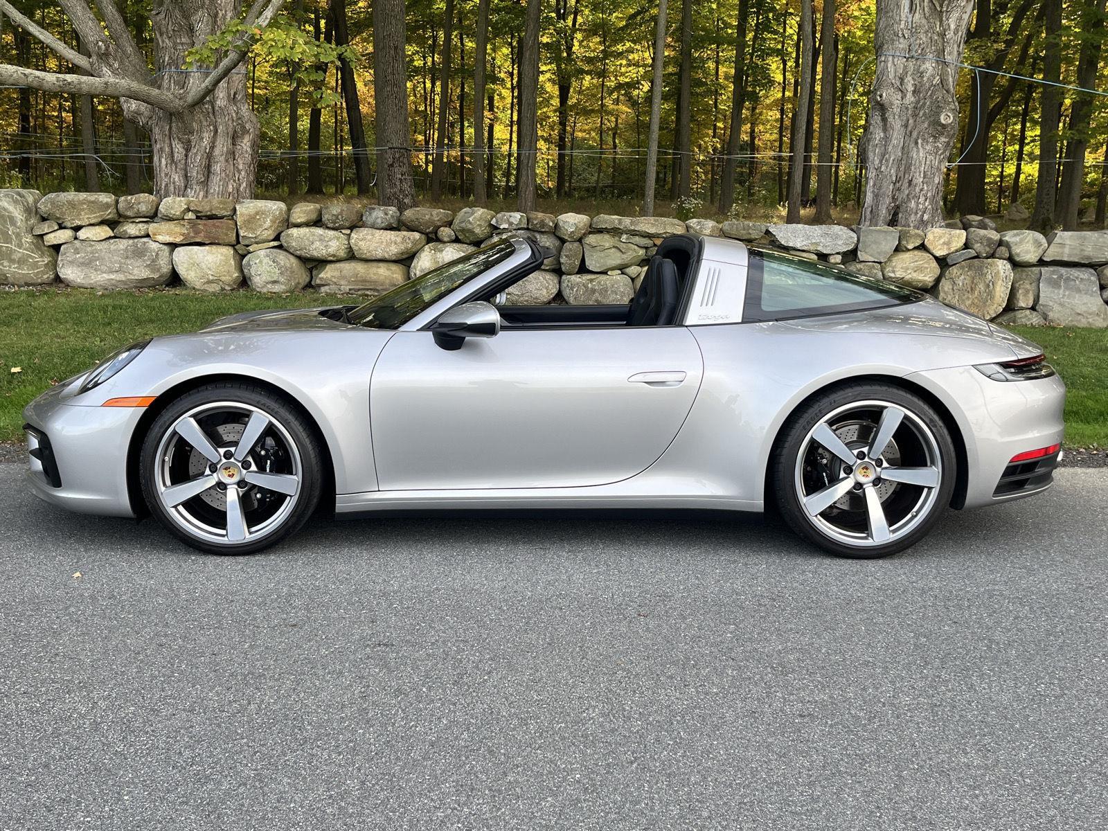 2022 Porsche 911 Targa 4S 4 GTS photo 33