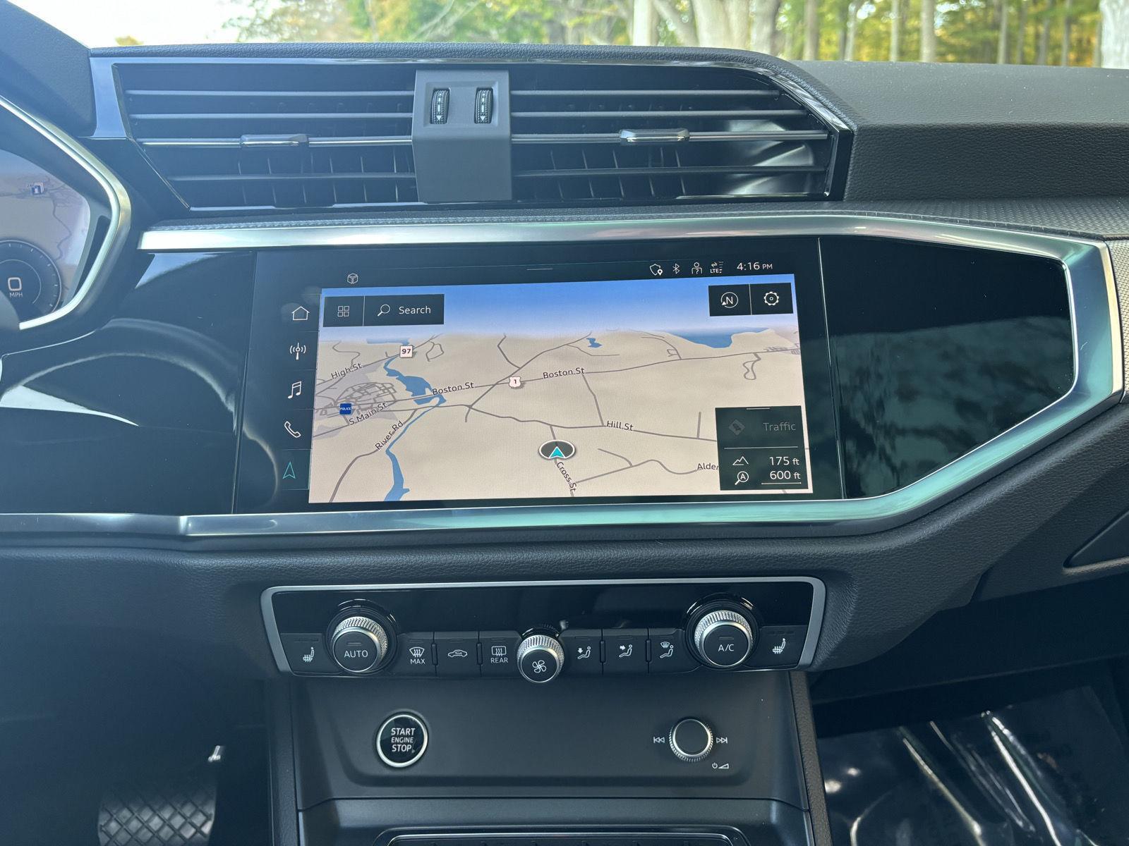 2023 Audi Q3 S line Premium Plus photo 9
