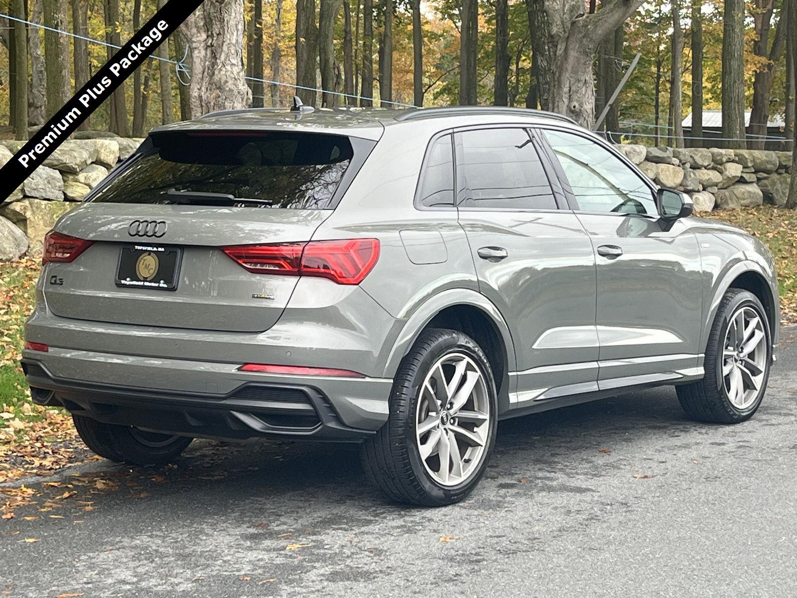 2022 Audi Q3 S line Premium Plus photo 3
