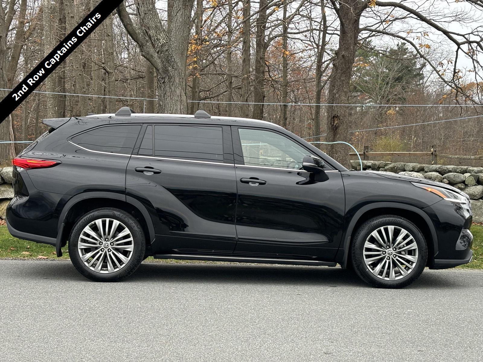 2021 Toyota Highlander Platinum's photo