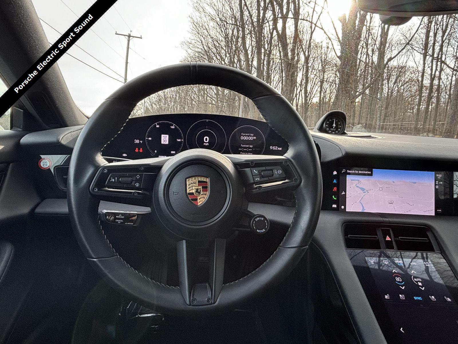 2022 Porsche Taycan 4S Cross Turismo photo 3