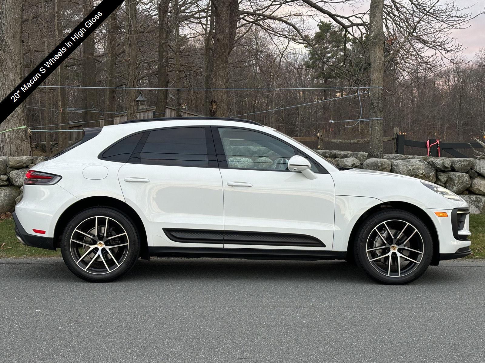 2022 Porsche Macan Base's photo