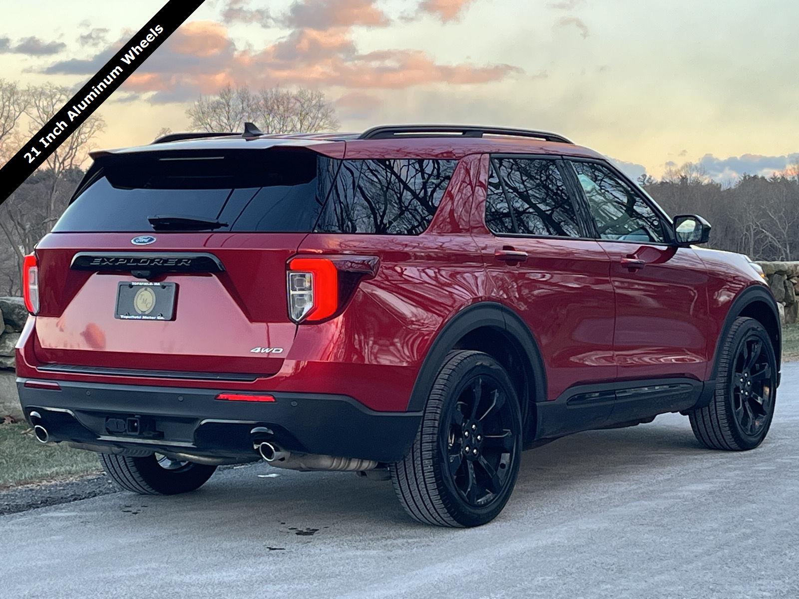 2023 Ford Explorer ST-LINE's photo