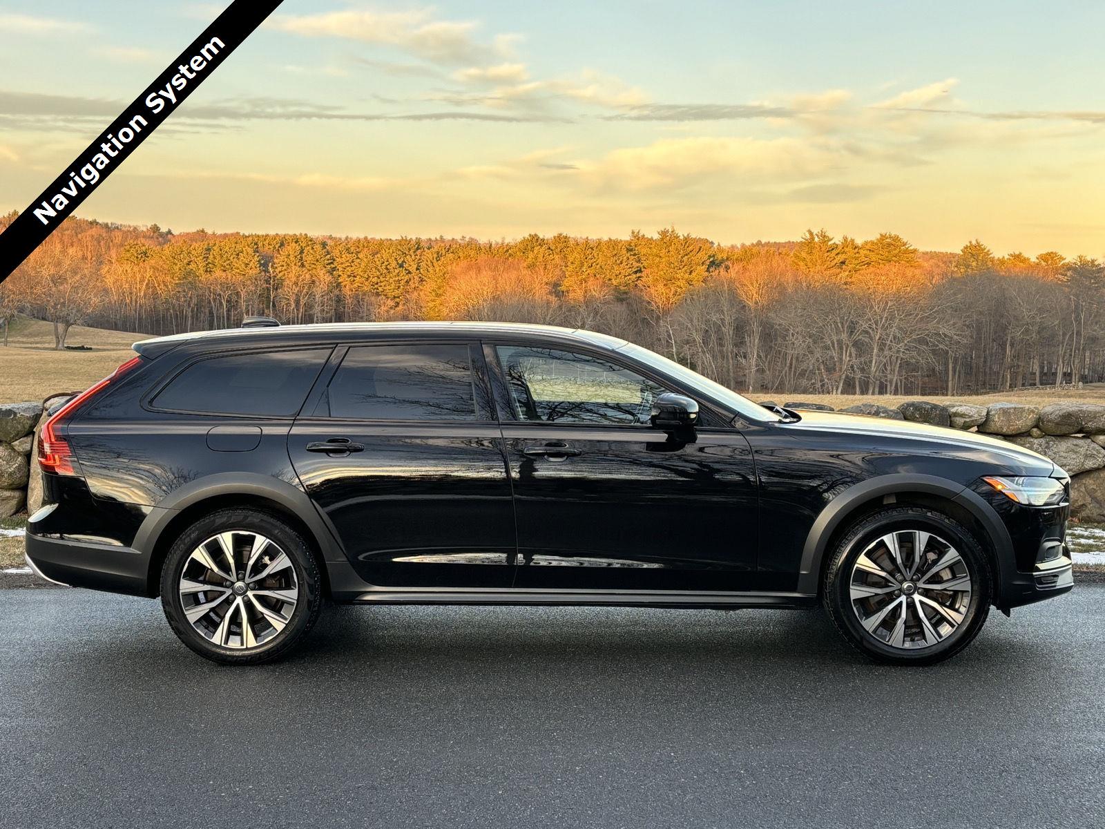 2021 Volvo V90 Cross Country Base's photo