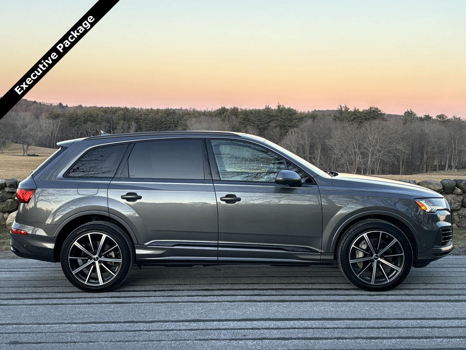2023 Audi Q7 Premium Plus's photo