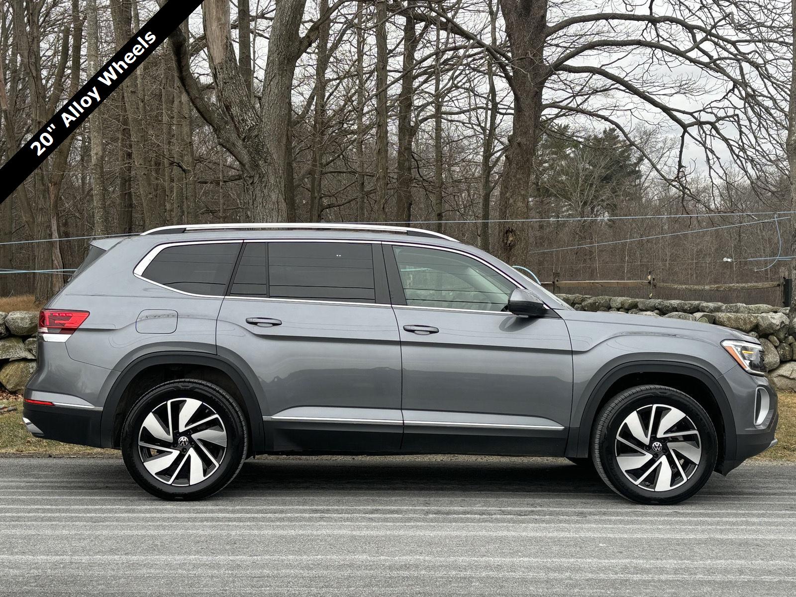 2024 Volkswagen Atlas SEL's photo
