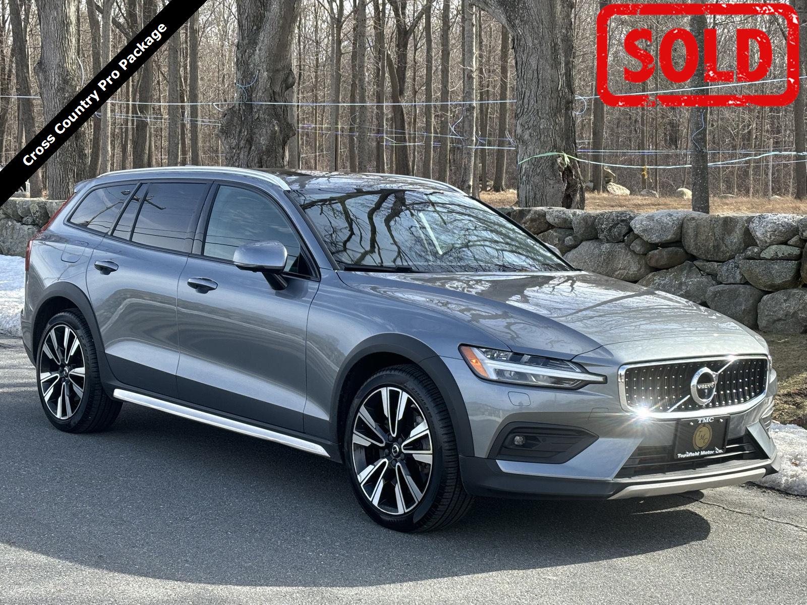 Gray (Osmium Grey Metallic) 2020 Volvo V60 Cross Country T5 AWD Wagon All-Wheel Drive Automatic