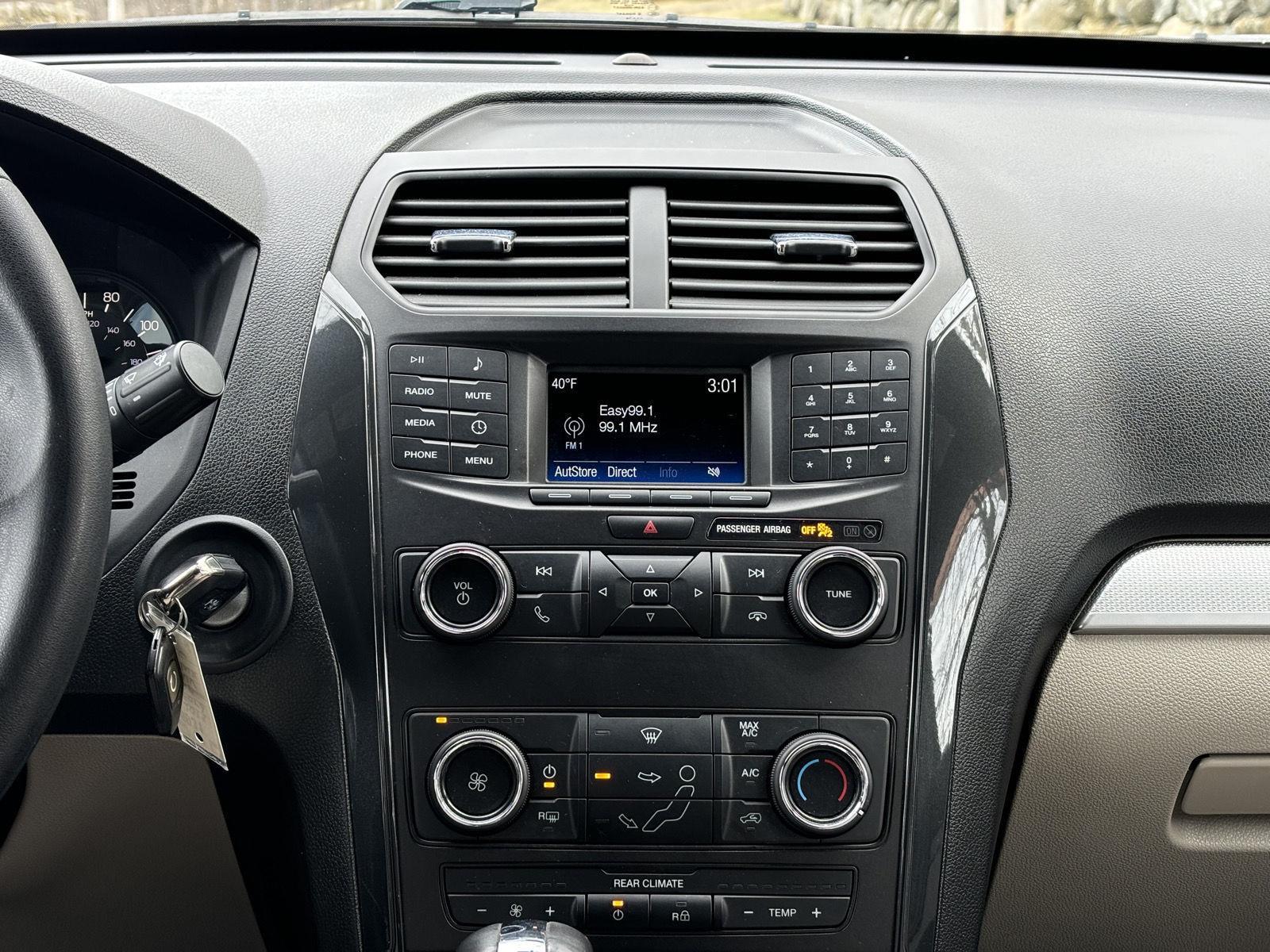 View vehicle photo 7